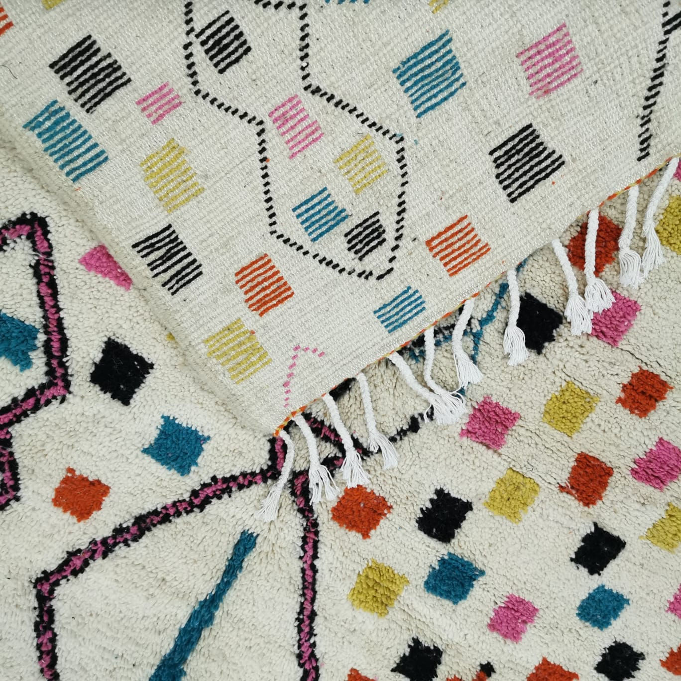 Uncover the Beauty of Moroccan Rugs and Handmade Accents