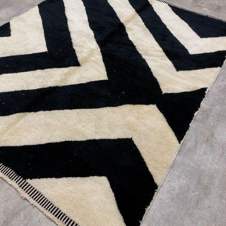Moroccan Rug Magic Captivating with Beni Ourain Elegance