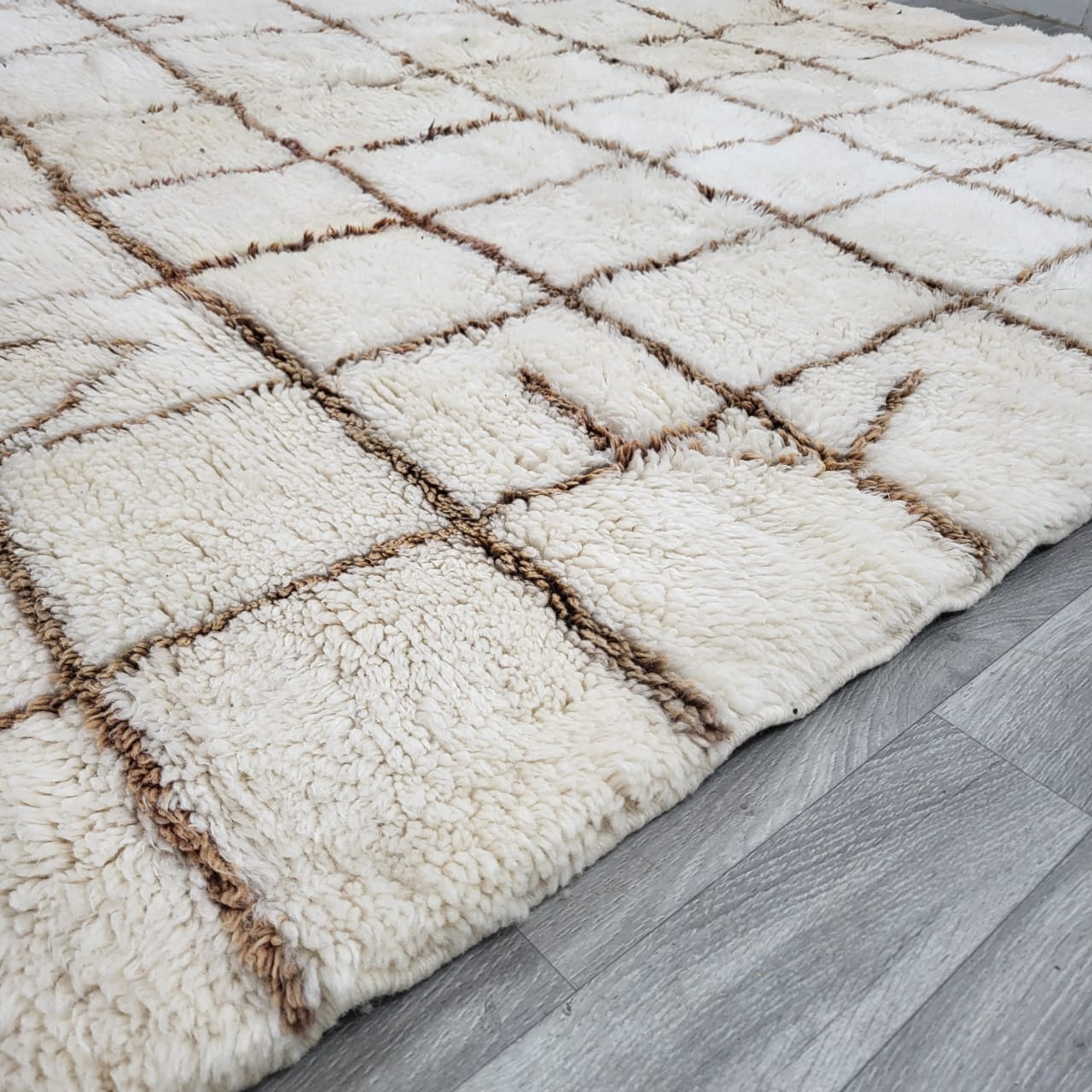 Artisan-Made Moroccan Berber Wool Rug - Handcrafted Excellence