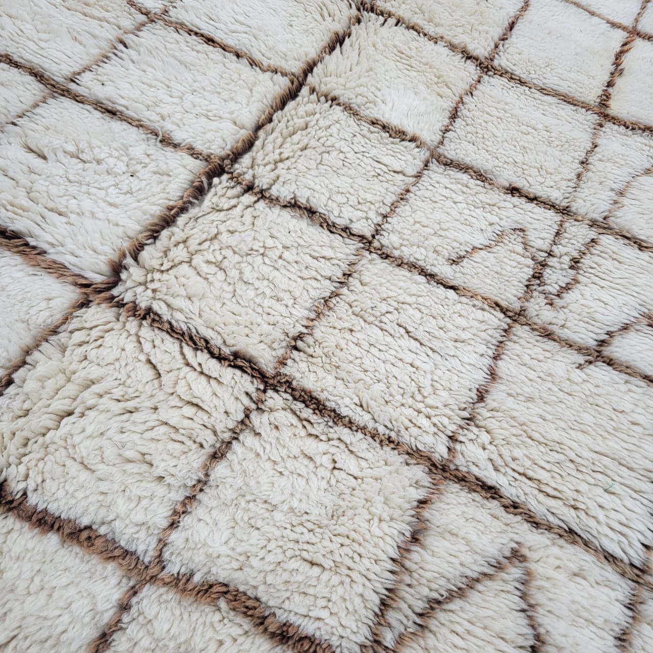 Artisan-Made Moroccan Berber Wool Rug - Handcrafted Excellence