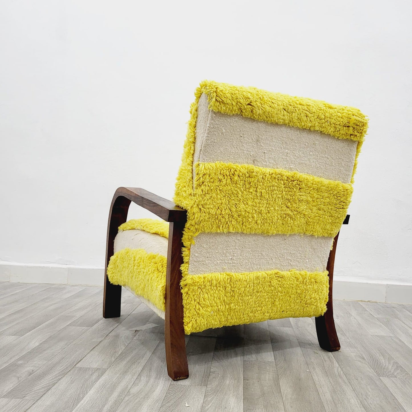 Modern White & Yellow Wool Rug and Walnut Wood Lounge Chair