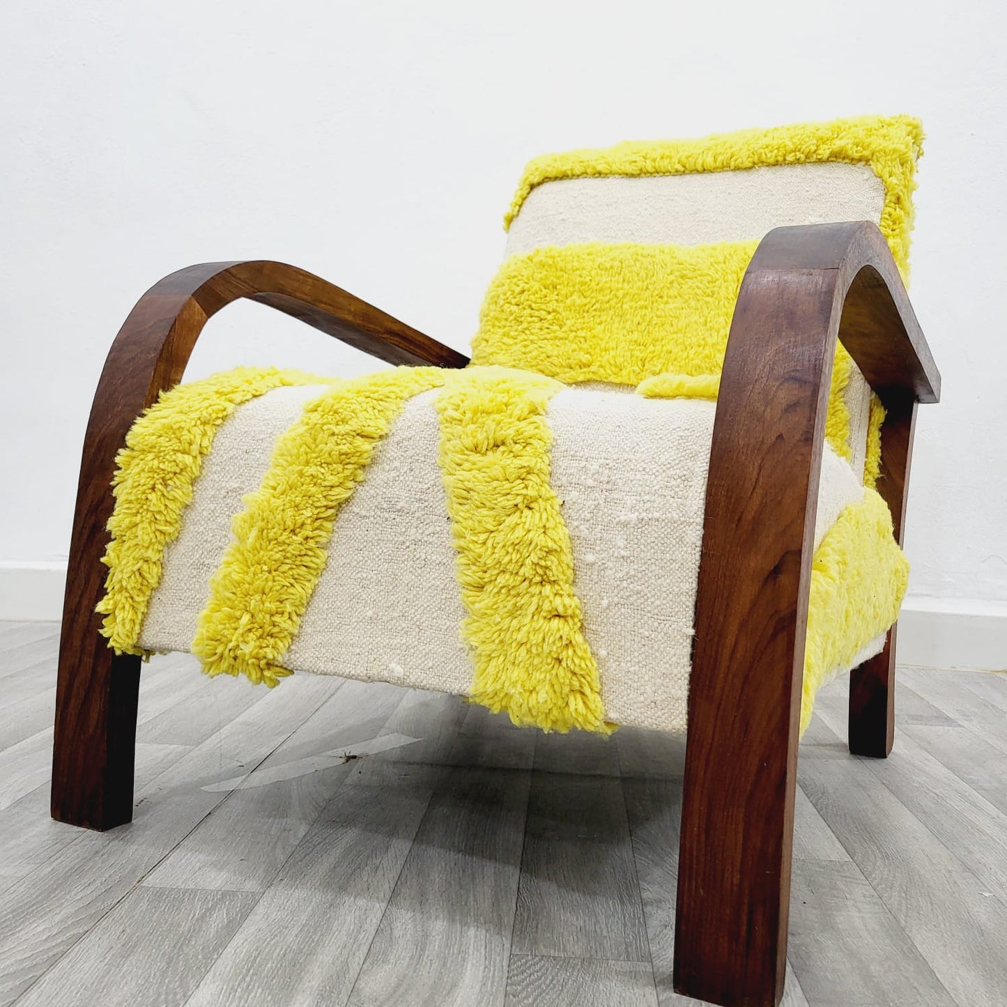 Modern White & Yellow Wool Rug and Walnut Wood Lounge Chair