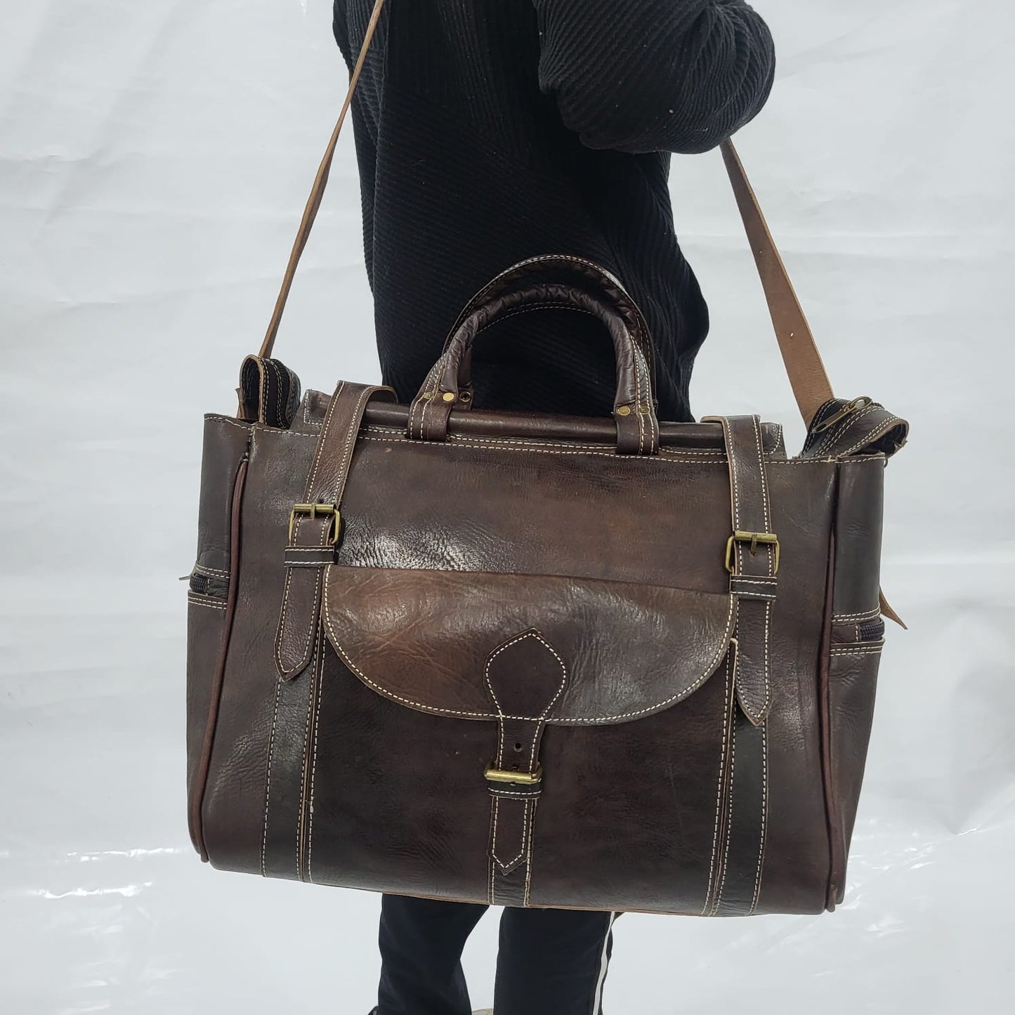 Artisanal Moroccan Leather Travel Bags Crafted Specifically for Men